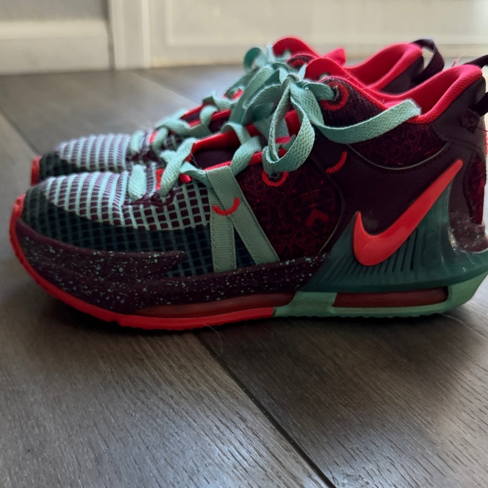 Nike LeBron Witness 7 SE Kids' Red and Teal Sneakers